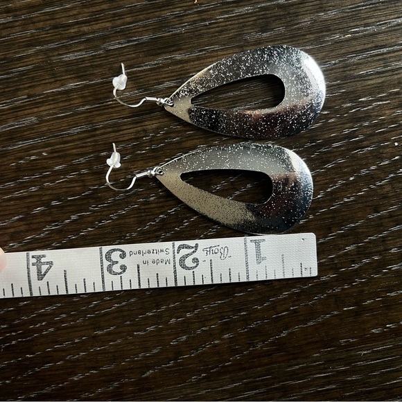 NEW Bangles and earrings Set, silver tone metal, lightweight - Picture 3 of 6